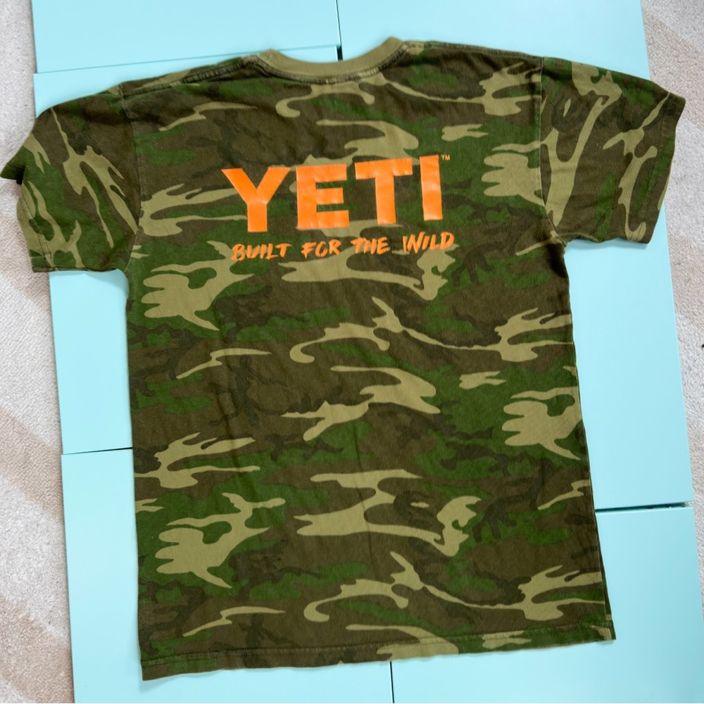 Yeti Camo T-Shirt Men’s Medium (Fits Small)